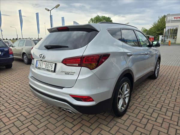 Hyundai - Santa Fe.jpg